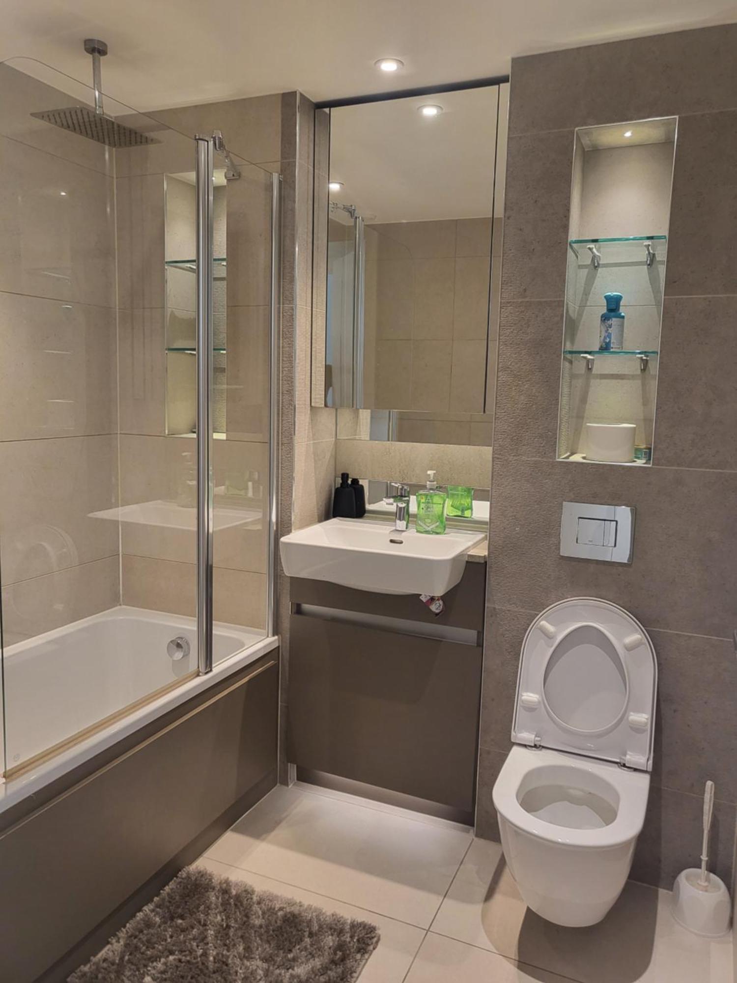 Divine Suite, Londra